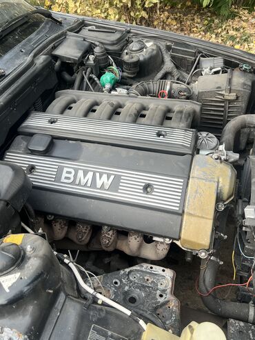 бус спринтер продаю: Бензиновый мотор BMW 1993 г., 2.5 л, Оригинал, Германия