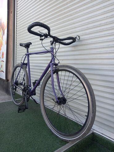 велосипед за 5 000: Городской велосипед 
Колеса 28 с двойным ободом 
Комплектация SHIMANO