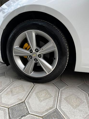 chevrolet salon kredit: Chevrolet orijinal 5-şüalı yüngül lehimli disk + Continental — 1