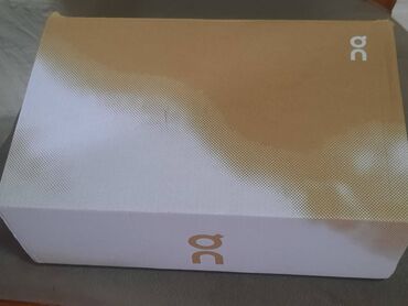 Krasofkalar və idman ayaqqabıları: New Balance krossovkası satılır.Yenidir upakovkadadır.Amerikadan — 9