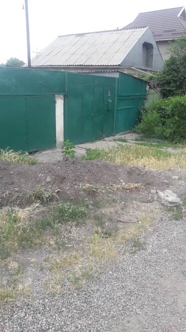 дом по улице бакая бишкек: Дом, 63 м², 4 комнаты, Собственник, Старый ремонт