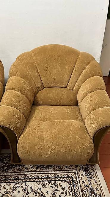 мебел для зала: 🛋️ ПРОДАЮ КОМПЛЕКТ МЯГКОЙ МЕБЕЛИ ✅ 1 раскладной диван ✅ 2 удобных — 4