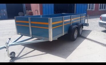 qoşqu turbo az: İkioxlu qoşqu treyler - Gücləndirilmiş metal karkas və mavi yan