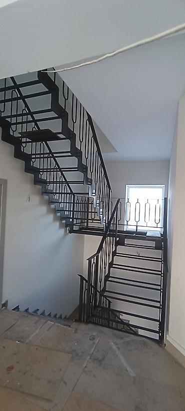 Металлические лестницы: Металлическая лестница Для дома, Форма лестницы: Г-образная, Стиль: Лофт — 5