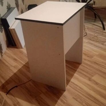 Stullar: Kafe cayxana ücün. 13manatdan başlayır. 20man qeder. Stol stul desti — 16