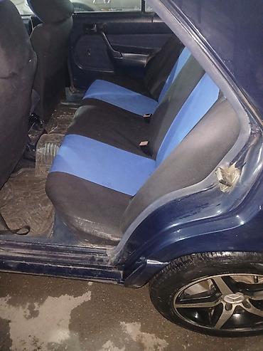 2106 ucuz: Mercedes-Benz 190 (W201) sedan - Kuzov: 4 qapı, qara rəng - Nömrə — 5