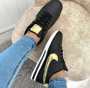 aksa: Nike Cortez patike – klasičan retro model za svakodnevno nošenje - — 2