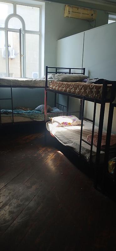 em hostel: Köməkçi yataqxana/hostel tipli obyekt – uzun dəhliz boyunca pərdələrlə — 8