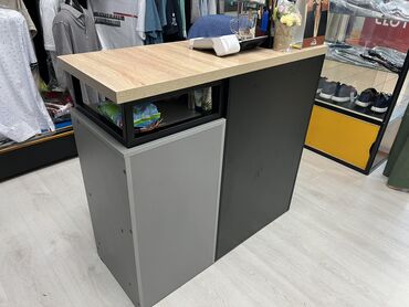 Другое оборудование для салонов красоты: Столы ресепшен Администраторские столы Команда профессиональных — 15