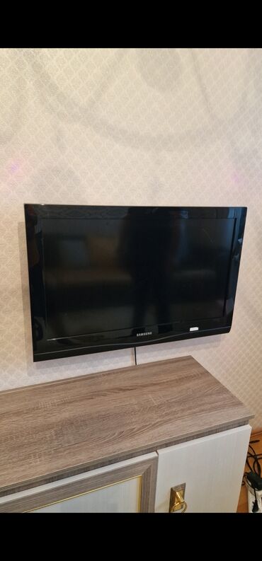 samsung c3050: Телевизор Samsung 82"