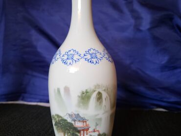Stare vaze i dekor: Vaza 1.Nova, tanak kineski porcelan,rucni oslikana 60,70te. Vaza — 5