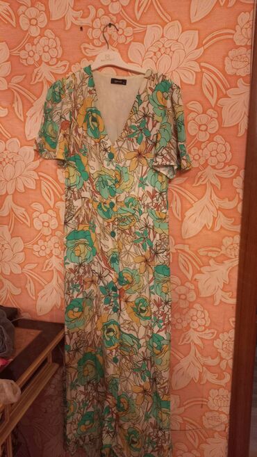 Gündəlik donlar: Qadın geyim dəsti – 4 fərqli model 1) Qırmızı paltar (etikə brendi) - — 2