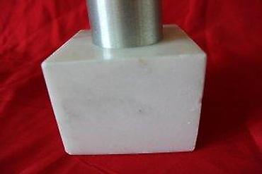 Stilski postamenti: STARI PEHAR | Stari pehar sa mermernim postoljem, visok oko 39 — 12