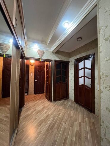 Uzunmüddətli kirayə mənzillər: 9 cu MKR-da Mircəlal küçəsində yerləşən 9 mərtəbəli binanın 5-ci — 11