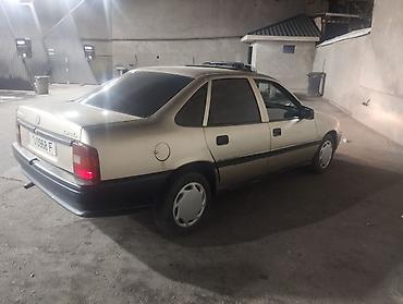 sprinter 4 4: Opel Vectra: 1992 г., 1.8 л, Механика, Бензин, Седан — 3