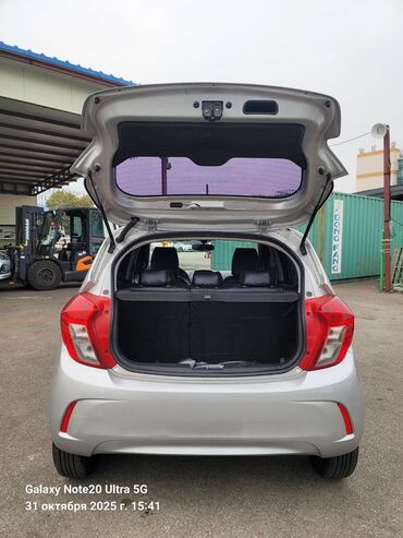 купить маленькую машину недорого: Chevrolet Spark: 2016 г., 1 л, Автомат, Бензин, Хетчбек