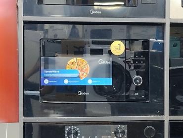 Встраиваемая микроволновая печь Midea XpressWave в чёрном цвете