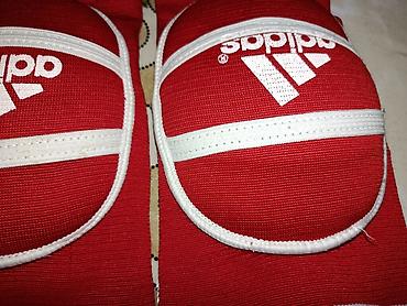 Спорт жана хобби: Наколенники Adidas, красные с белыми вставками и логотипом. - Тип — 2