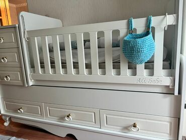 Beşiklər: Oğlan və qız üçün, İşlənmiş, Dördbucaq, Beşik, Dəst ilə, Matras ilə, Yellənmə mexanizm ilə — 2