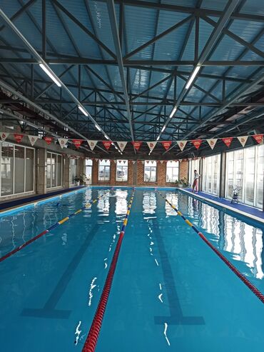 бассейн батут: В бассейн Sport Space Bilimkana требуется спасатель с навыками