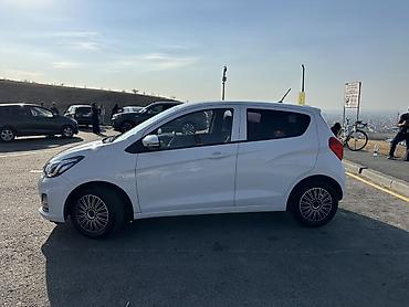 дешовые машины: Chevrolet Spark: 2020 г., Вариатор, Бензин — 10