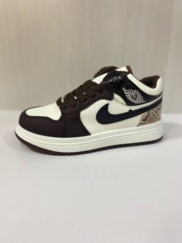 Uşaq ayaqqabıları: Uşaq idman ayaqqabısı – aşağı kəsimli dizayn - Rənglər: qara-ağ və -da lalafo.az — 7 Uşaq ayaqqabıları: Uşaq idman ayaqqabısı – aşağı kəsimli dizayn - Rənglər: qara-ağ və — 7