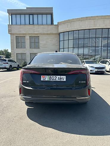химия для авто: Brilliance : 2021 г., Автомат, Электромобиль, Седан — 2