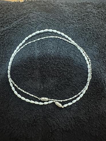 bujuteryalar: İncə boyunbağı – ikiqat dizayn - Material: ağ rəngli şüşə/boncuk — 1