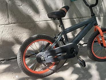 145: Два детских велосипеда. 1) Детский BMX/прогулочный, ориентировочно — 2