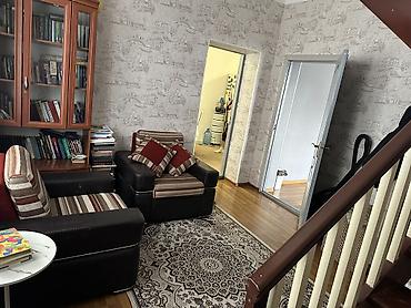 Продажа коттеджей и домов: Продаются 2 дома на одном участке Участок: 5 соток По факту — 8 — 2