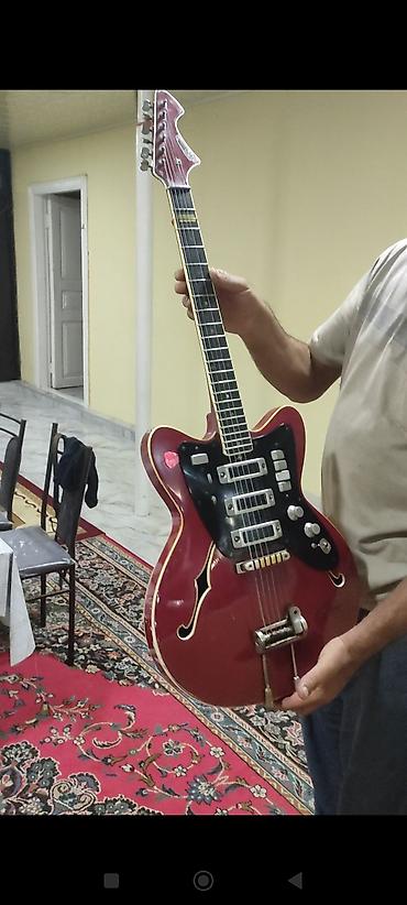 judo forma: Elektrik gitara, klassik vintaj üslubda yarımhollow korpus quruluşuna — 4