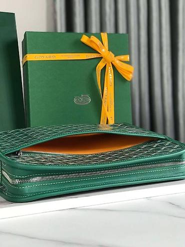 klatç: Goyard kəsimli sənəd/planşet çantası – yaşıl “Goyardine” monoqramlı — 3
