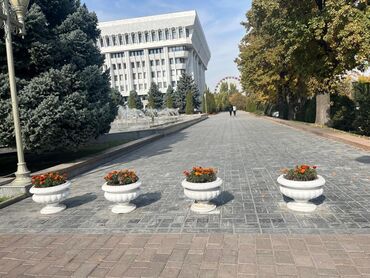 купить большие керамические горшки для цветов: Уличные декоративные кашпо-вазоны из светлого каменного литья -