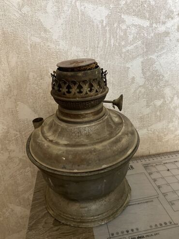 isiq generator: Antik kerosin lampası (samovar tipli gövdə) - Material: metal gövdə