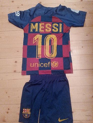 yay desdleri: FC Barcelona üslubunda Messi 10 nömrəli uşaq futbol forması dəsti — 1