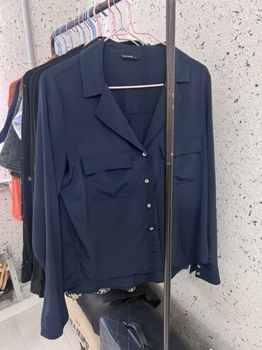 Рубашки: Стильные женские рубашки выполненные из легкой ткани. Размеры разные — 7