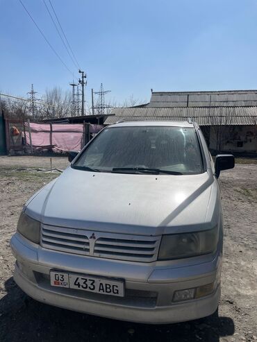 Mitsubishi: Mitsubishi Space Wagon: 1998 г., 2.4 л, Механика, Бензин, Минивэн