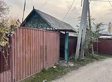 Продажа коттеджей и домов: Продается дом (55кв.м2) в Маевке. (первомайский район). В доме — 1