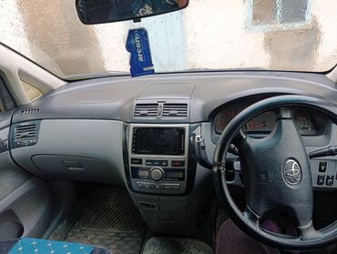 субару импреща: Toyota Ipsum: 2002 г., Автомат, Бензин, Минивэн