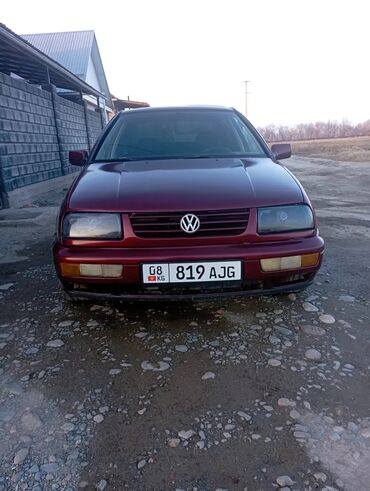 Volkswagen: Volkswagen Jetta: 1994 г., Седан — 1