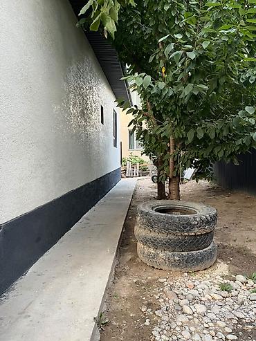 kg house: Ак-Ордо 1ден центринен, Гагарина 100 метр аралыкта жайгашкан. Үй жаңы — 4