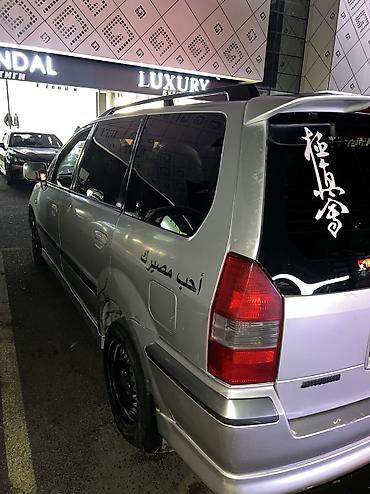 Mitsubishi Space Wagon: 2000 г., 2.4 л, Механика, Бензин, Минивэн