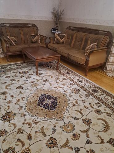 Divan və kreslo dəstləri: İşlənmiş, Divan, Jurnal masası, 2 kreslo