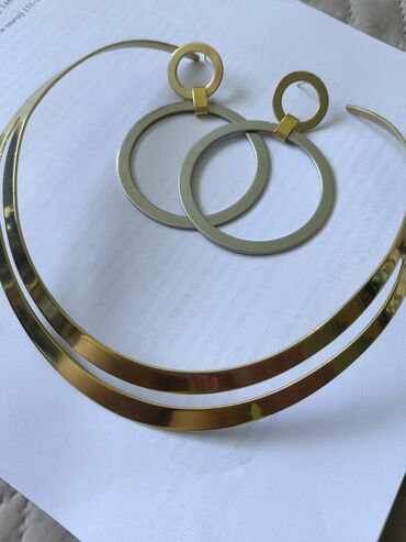 nakit kompleti: Komplet zlatne boje, ogrlica, narukvica i mindjuse