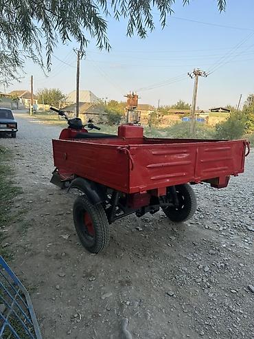 Kommersiya nəqliyyat vasitələri: Yükdaşıma üçün 3 təkərli motorlu arxa qoşqulu transport — 1
