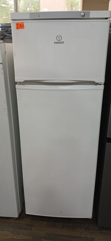 vitrin dondurucu: 2 qapılı Indesit Soyuducu Satılır, rəng - Ağ