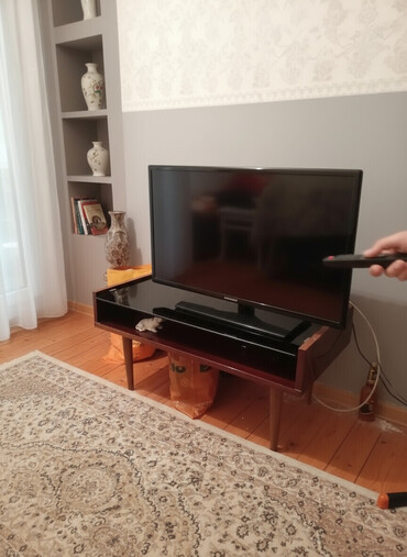 Televizorlar: İşlənmiş Televizor Samsung 83" HD (1366x768), Ünvandan götürmə -da lalafo.az — 1 Televizorlar: İşlənmiş Televizor Samsung 83" HD (1366x768), Ünvandan götürmə — 1