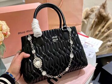 чемоданы цена бишкек: Miu
цена 3000с