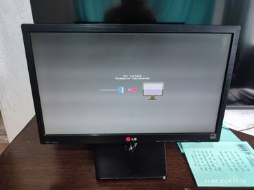 lg kf300: Монитор, LG, Б/у, LED, 18" - 19"