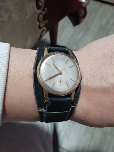 Ručni satovi: Stari sat ispravan tacno radi neznam koja je marka u pitanju nepise u — 3